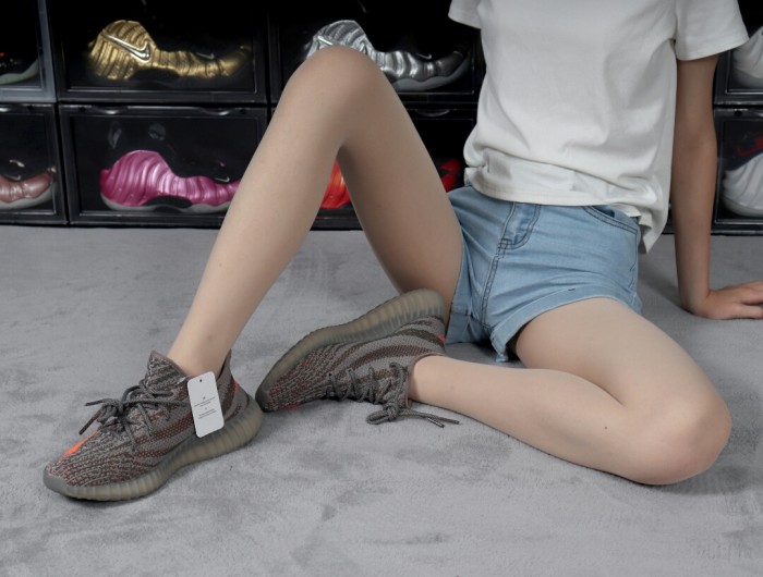 adidas Yeezy Boost 350 V2 Beluga