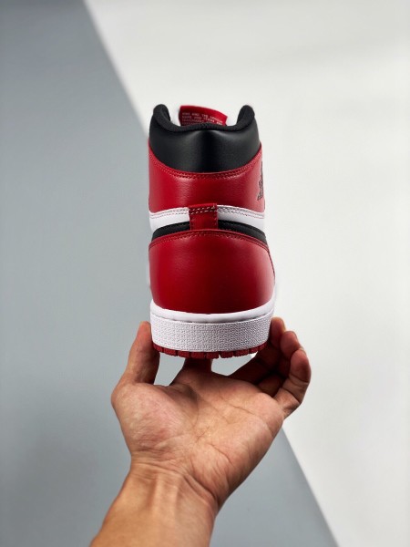 Jordan 1 Retro Chicago (2015)