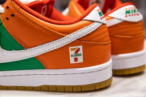Nike SB Dunk Low 7 Eleven