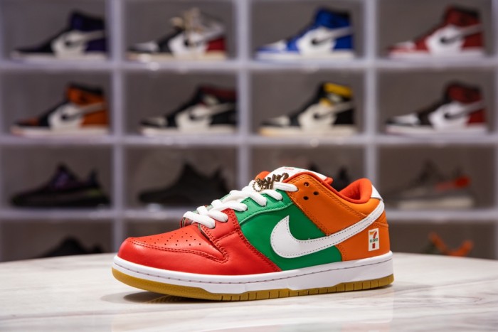 Nike SB Dunk Low 7 Eleven