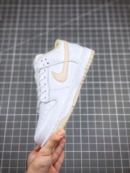 Nike Dunk Low Pearl White (W)