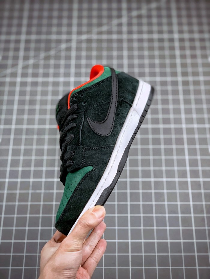 Nike Dunk SB Low Reptile Gucci