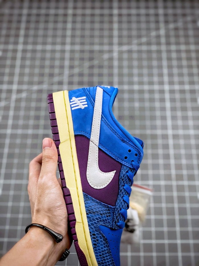 Nike Dunk Low Undefeated 5 On It Dunk vs. AF1