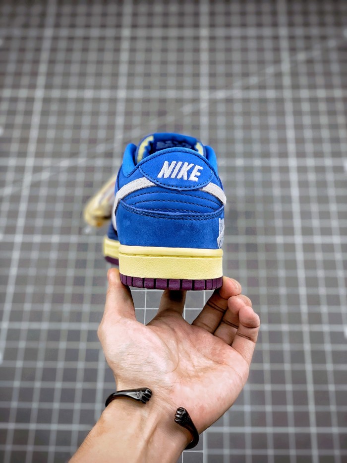 Nike Dunk Low Undefeated 5 On It Dunk vs. AF1