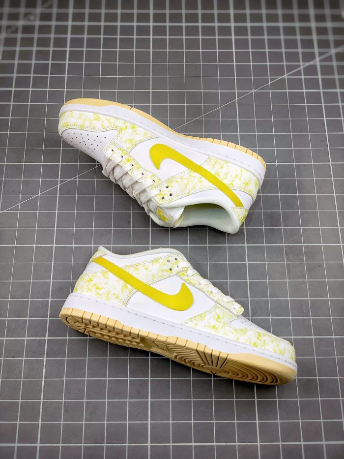 Nike Dunk Low Yellow Strike (W)