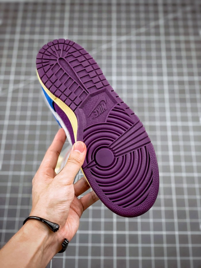 Nike Dunk Low Undefeated 5 On It Dunk vs. AF1