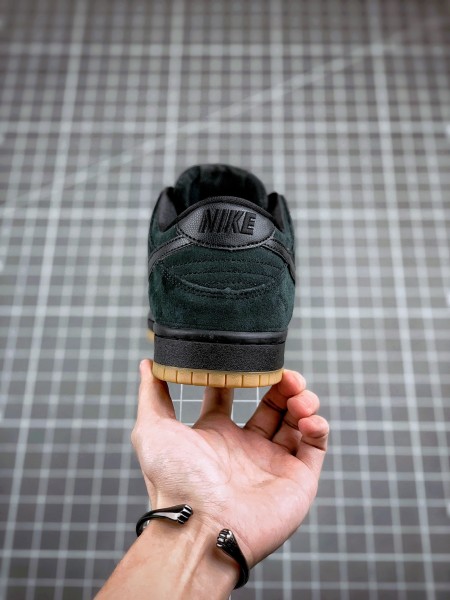 Nike SB Dunk Low IW Black Gum