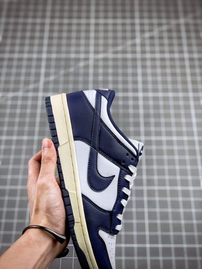 Nike Dunk Low Vintage Navy (W)