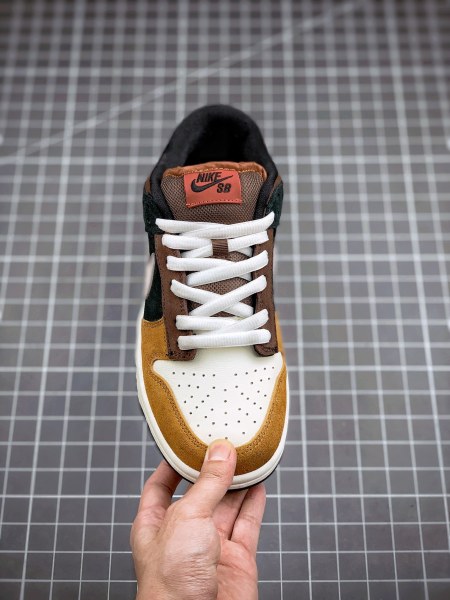 Nike SB Dunk Low Joe Strummer