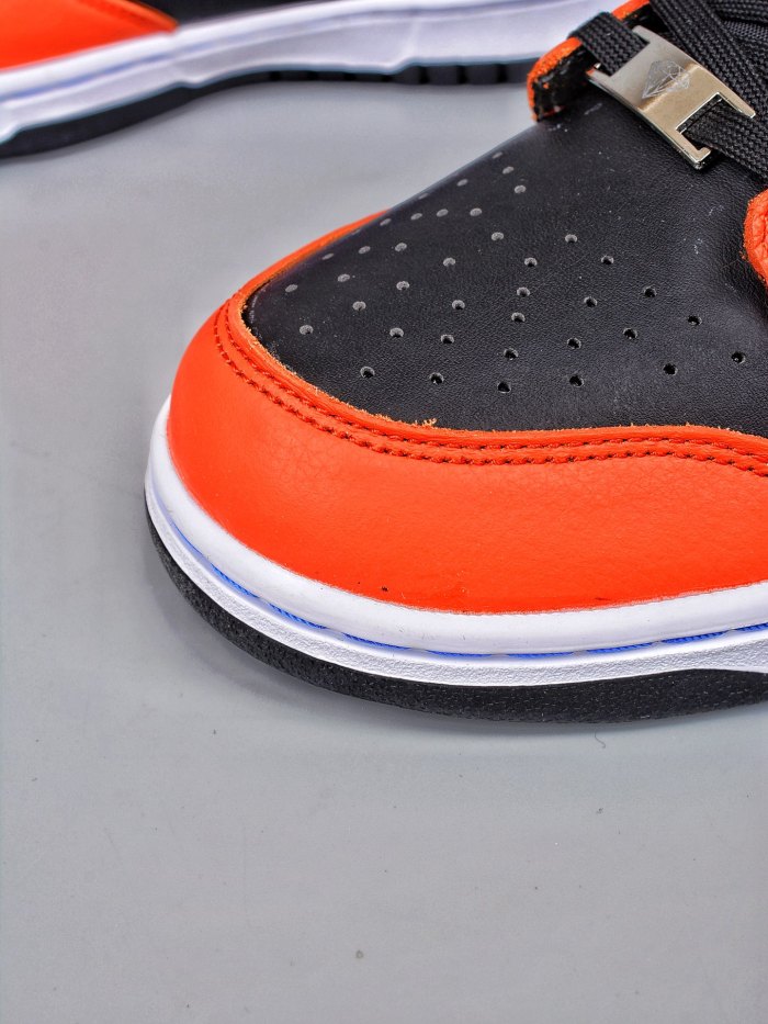 Nike Dunk Low EMB NBA 75th Anniversary Knicks