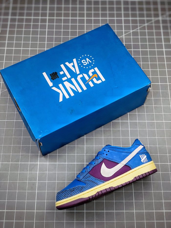 Nike Dunk Low Undefeated 5 On It Dunk vs. AF1