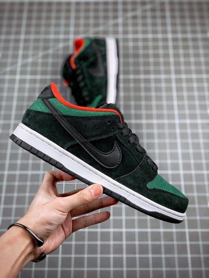 Nike Dunk SB Low Reptile Gucci