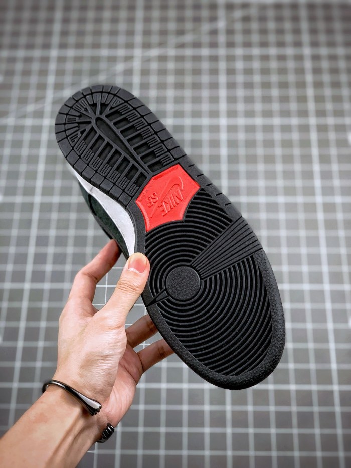 Nike Dunk SB Low Reptile Gucci