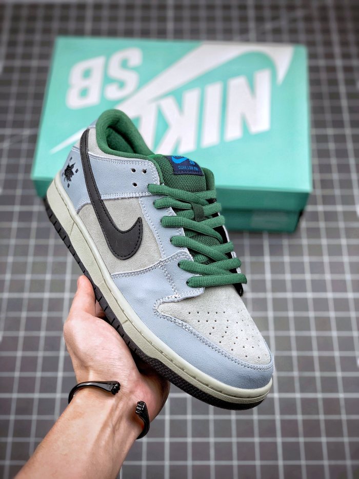 Nike Dunk SB Low Maple Leaf Central Park