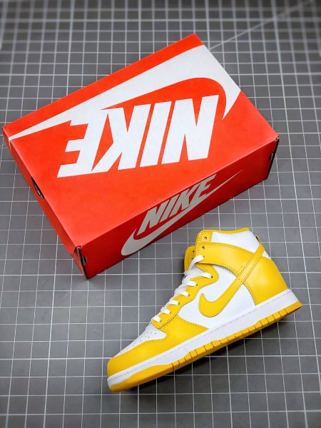 Nike Dunk High Dark Sulfur (W)