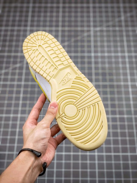 Nike Dunk Low Yellow Strike (W)