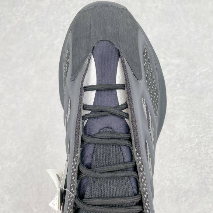 Adidas Yeezy 700 V3 Alvah