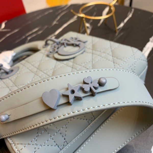 Lady Dior 戴妃 20x17x9CM 