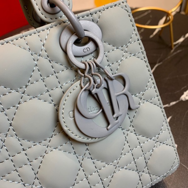 Lady Dior 戴妃 20x17x9CM 