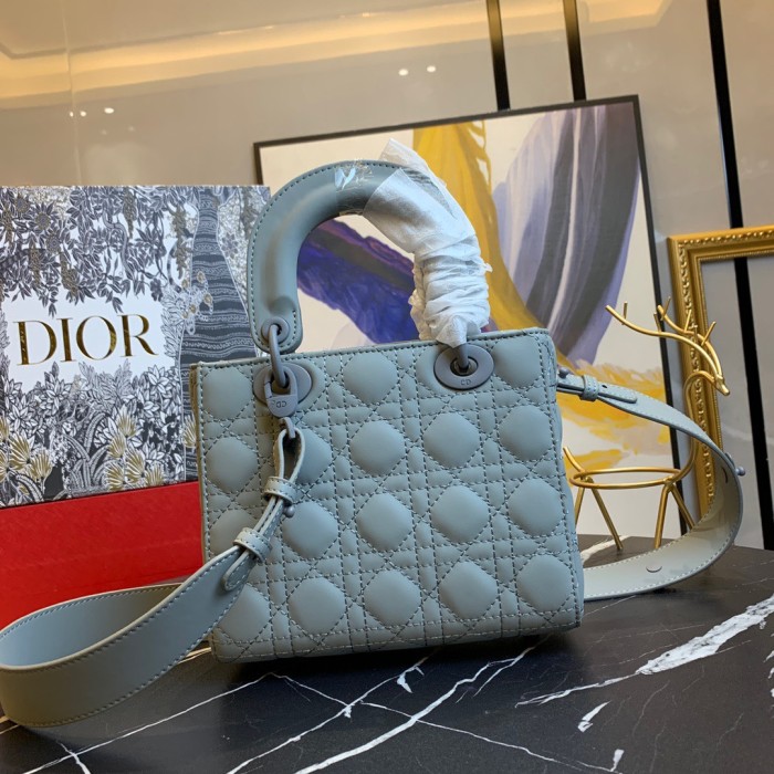 Lady Dior 戴妃 20x17x9CM 