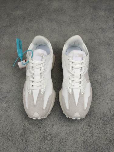 New Balance 327 White Moonbeam (W)