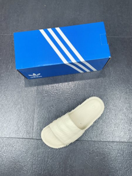 adidas Adilette 22 Slides Grey