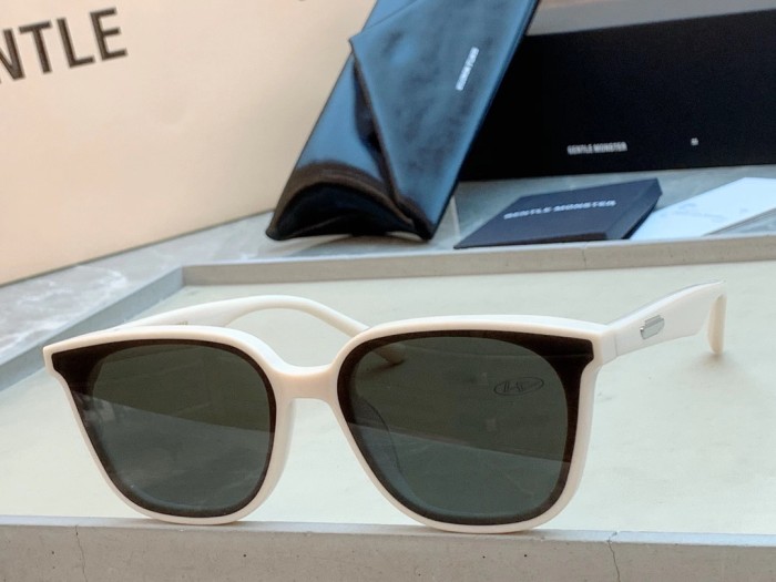 Sunglasses GENTLE MONSTER Lilit 01（BR）size:68口17-149