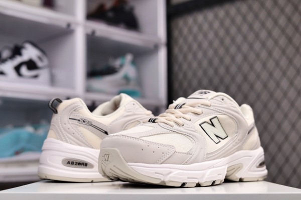 New Balance 530 Ivory