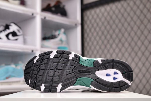 New Balance 530 White Nightwatch Green