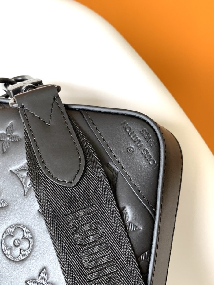 Handbag Louis Vuitton M69827 size 25.0 x 18.5 x 7.0 cm