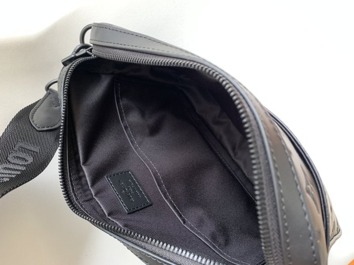 Handbag Louis Vuitton M69827 size 25.0 x 18.5 x 7.0 cm