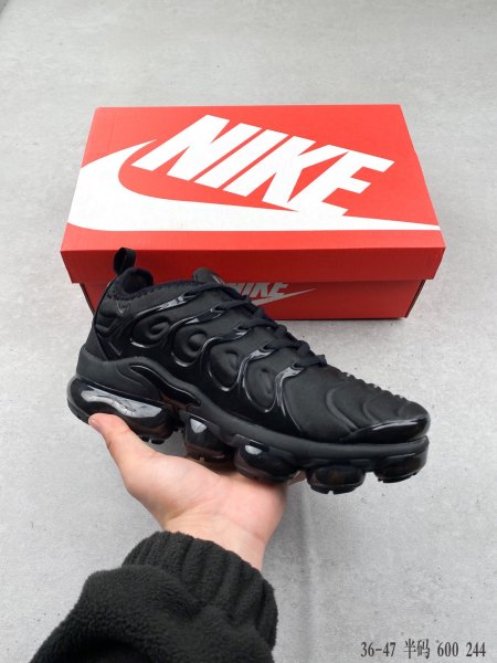 Nike Air VaporMax Plus Triple Black