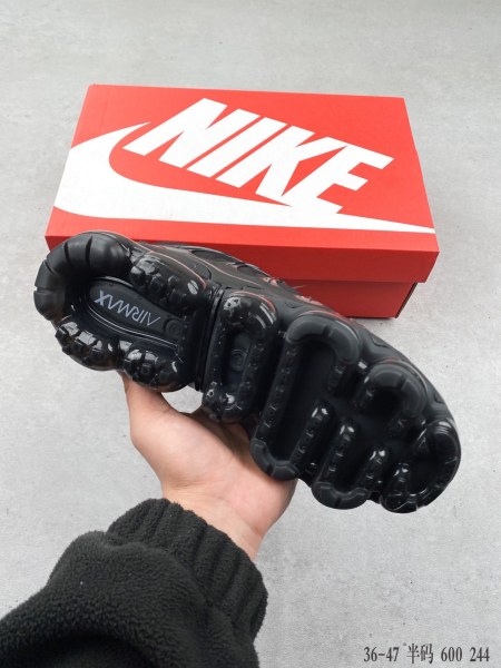 Nike Air VaporMax Plus Triple Black