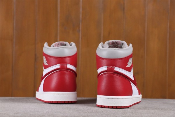 Jordan 1 Retro High OG Varsity Red (W)