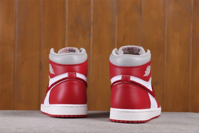 Jordan 1 Retro High OG Varsity Red (W)