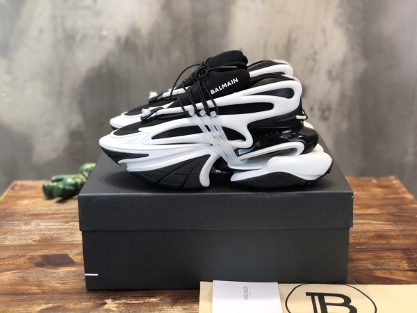 Balmain Unicorn Low-Top Black White