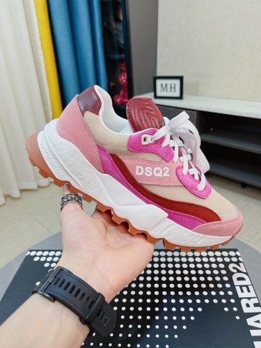 DSQUARED 2 Casual Shoes Women's Low top Pink