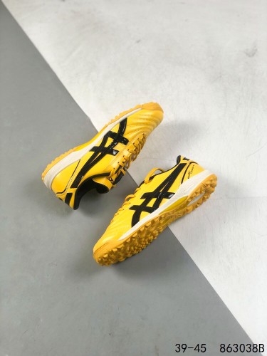 ASICS football shoes 1