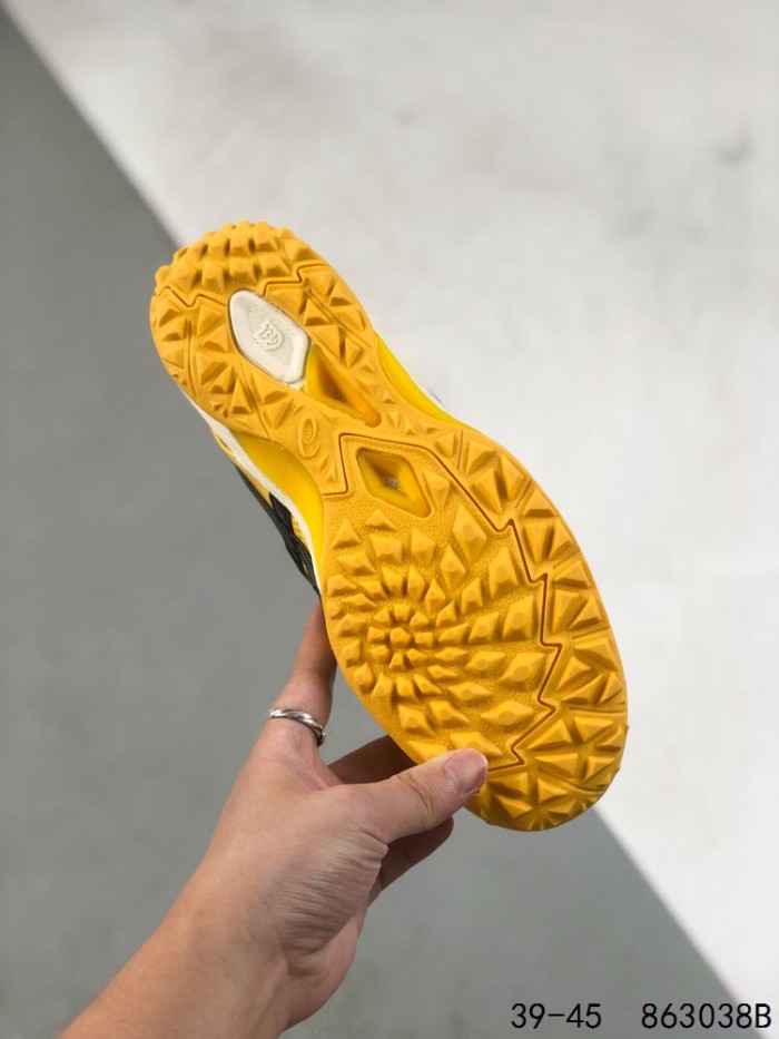 ASICS football shoes 1