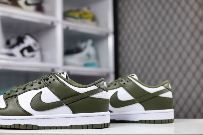 Nike Dunk Low Medium Olive