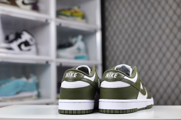 Nike Dunk Low Medium Olive