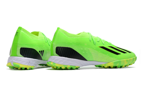 AD football shoes 36