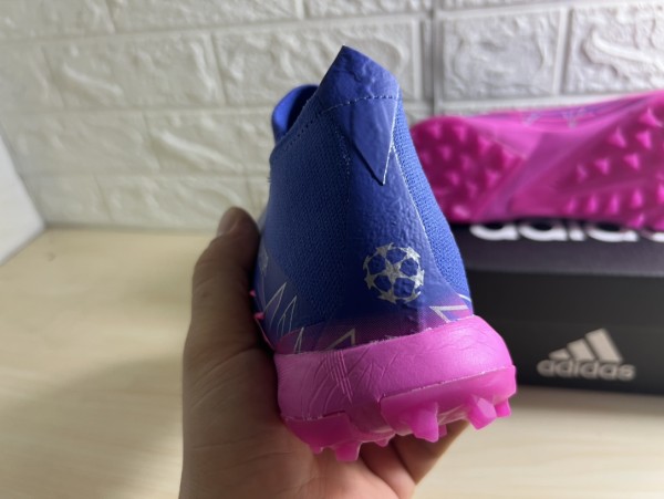 AD football shoes 32