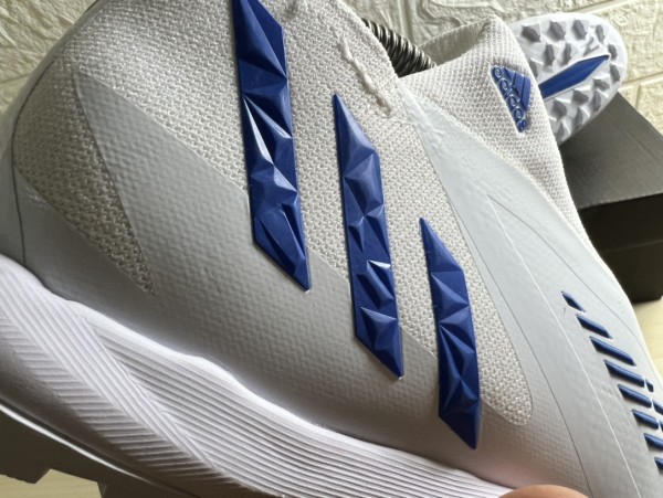 AD football shoes 22