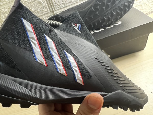 AD football shoes 21