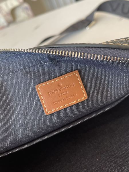 Handbag Louis Vuitton M46340 size 25x18x4cm