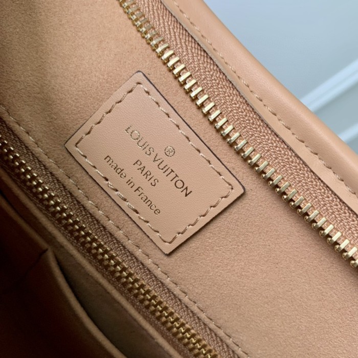 Handbag Louis Vuitton M46289 size 39x30x15cm