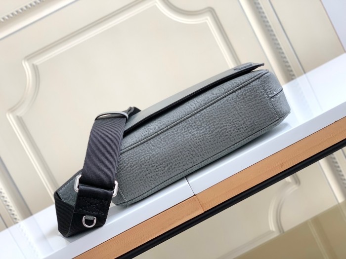 Handbag Louis Vuitton M30851 size 26 x 20 x 7cm