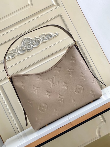 Handbag Louis Vuitton 46288 size 39x 30x 15cm