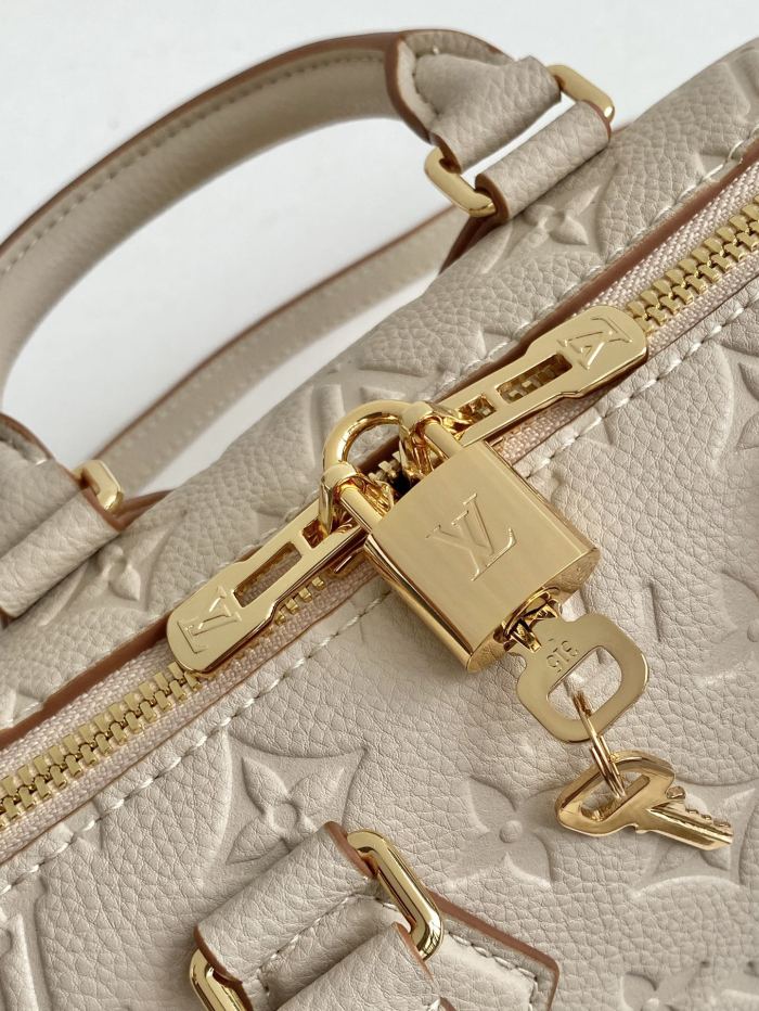 Handbag Louis Vuitton m46163 size 20.5 x 13.5 x 12cm